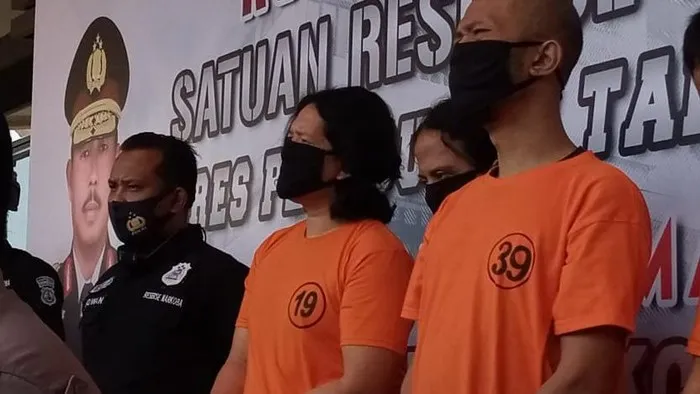 Karena Kepemilikan Ganja, Drummer J-Rocks dan Beberapa Kru Band Diamankan Pihak Kepolisian 3