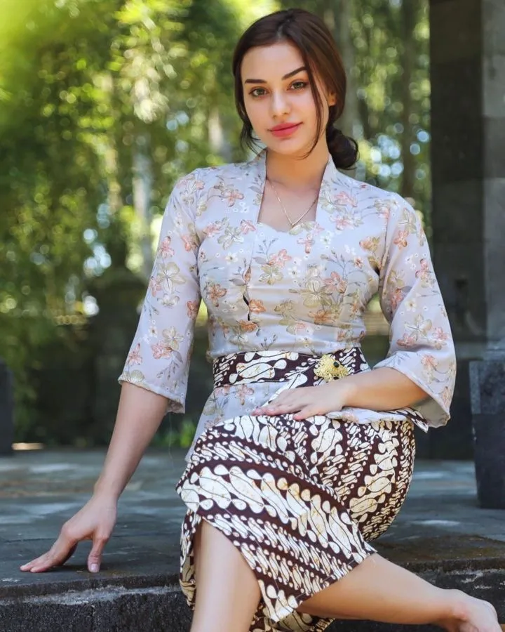 Ibu Kota Jadi Pusat Industri Hiburan, 10+ Artis ini Justru Memilih Tinggal di Luar Jakarta 24