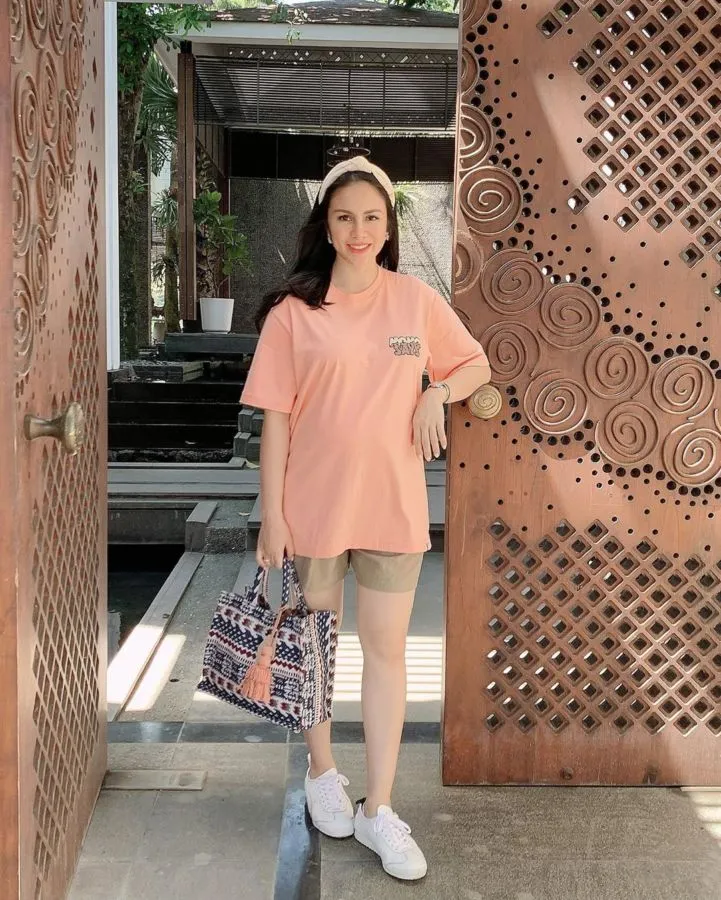Ibu Kota Jadi Pusat Industri Hiburan, 10+ Artis ini Justru Memilih Tinggal di Luar Jakarta 15