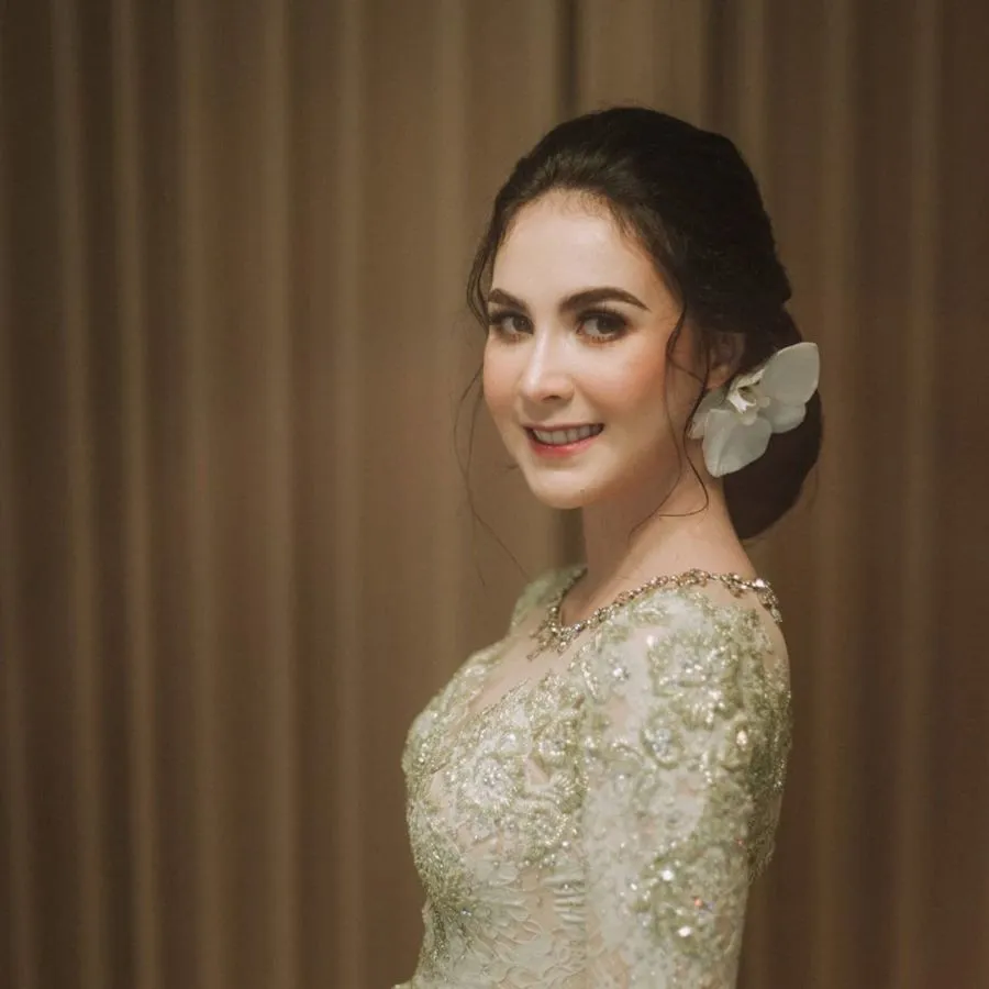 Ibu Kota Jadi Pusat Industri Hiburan, 10+ Artis ini Justru Memilih Tinggal di Luar Jakarta 16