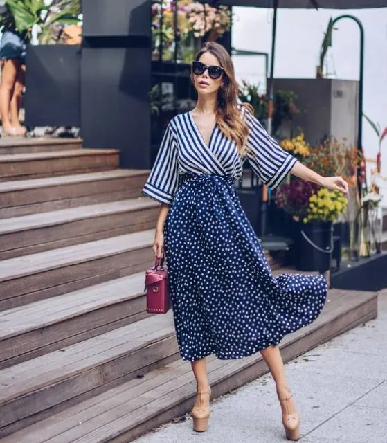 8 Potret Cewek yang PD dengan Baju dan Celana Beda Motif. Unik dan Bisa Ditiru! 9