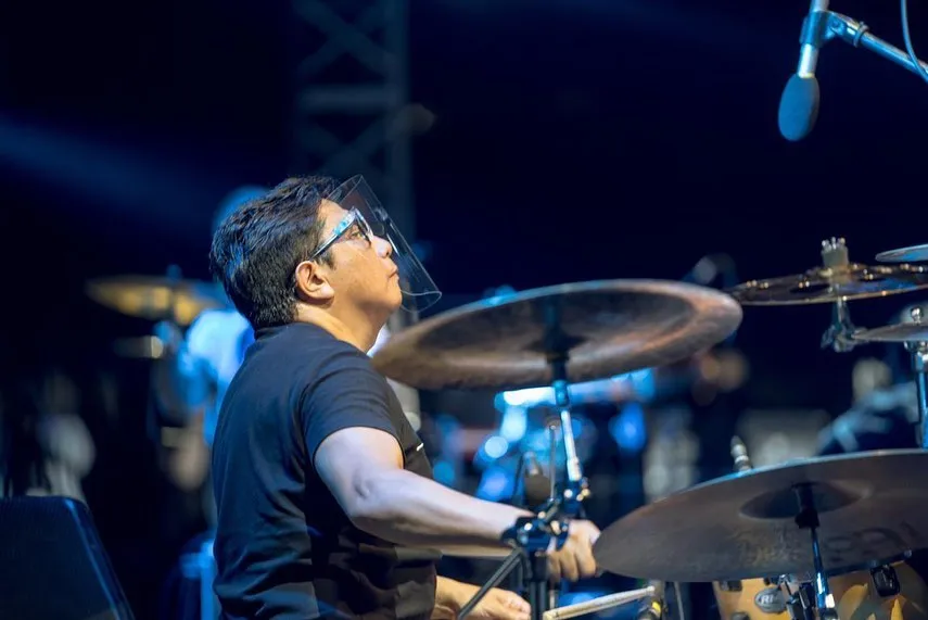 Serunya Konser Musik Drive-In di Jakarta, Tepuk Tangan Penonton Diganti Klakson Mobil Bersahutan 18