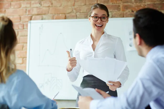 7 Tips Public Speaking ala si Pemalu, Simon Sinek. Cocok Dipraktikkan Saat Presentasi Pekerjaan 10