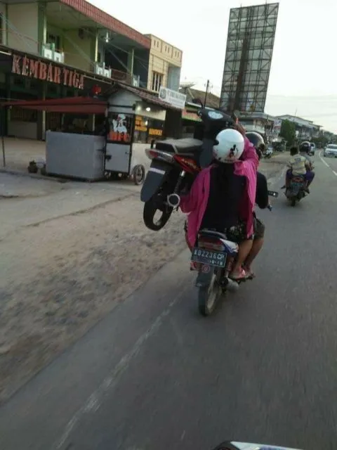 Tipe Pengendara yang Nggak Bisa Kamu Temukan di Negara Lain. Wonderful Indonesia! 15