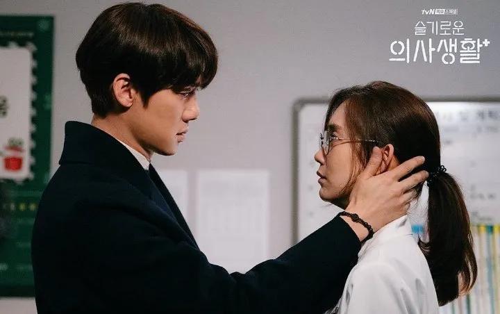 8 Pasangan Romantis Drama Korea Tahun 2020 yang Berhasil Bikin Baper Penonton. Ada Idolamu? 10