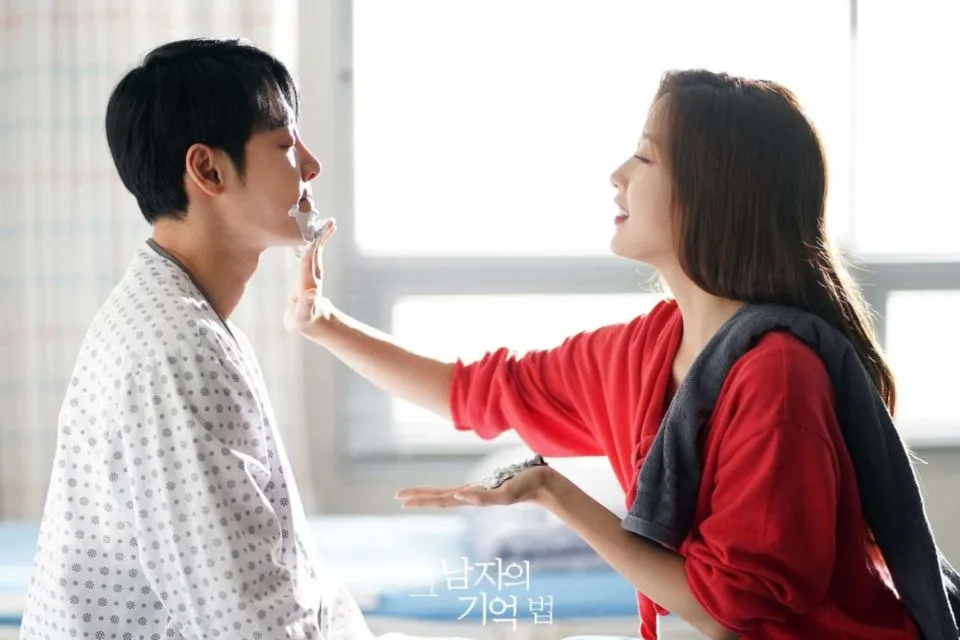 8 Pasangan Romantis Drama Korea Tahun 2020 yang Berhasil Bikin Baper Penonton. Ada Idolamu? 14