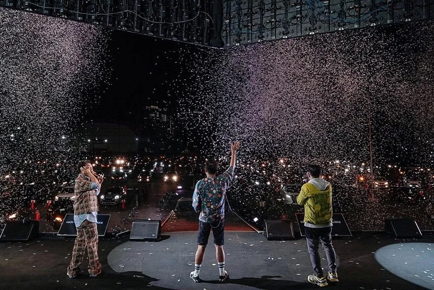 Serunya Konser Musik Drive-In di Jakarta, Tepuk Tangan Penonton Diganti Klakson Mobil Bersahutan 19