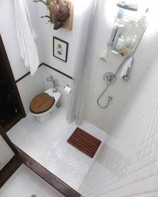 Desain Kamar Mandi Kecil di Dalam Kamar Tidur yang Tampak Lega, Meski Ukurannya Cuma 2x1 Saja 16