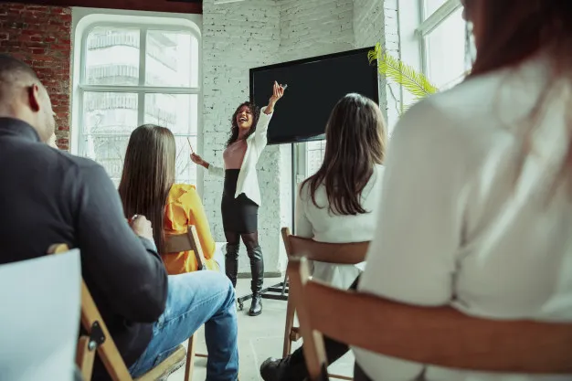 7 Tips Public Speaking ala si Pemalu, Simon Sinek. Cocok Dipraktikkan Saat Presentasi Pekerjaan 13