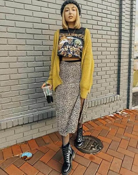 8 Potret Cewek yang PD dengan Baju dan Celana Beda Motif. Unik dan Bisa Ditiru! 16