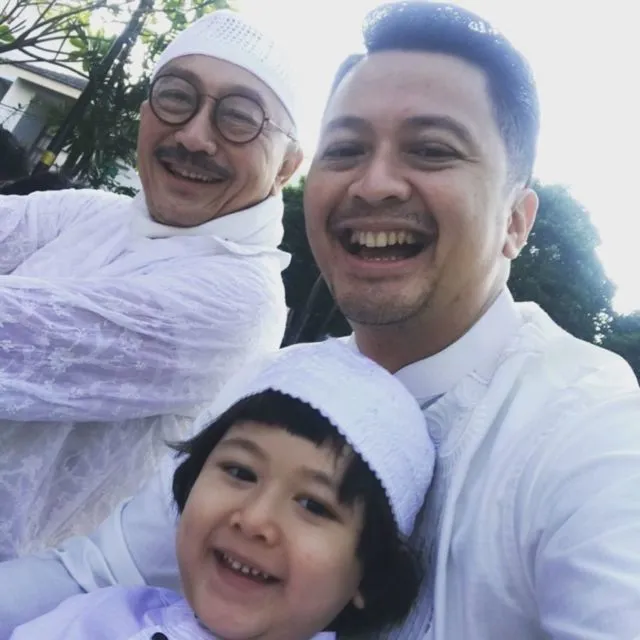 Mengintip Momen Tiga Generasi 10 Selebritis Indonesia dalam Satu Tangkapan Foto 18