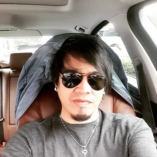 8 Seleb yang Gayanya Sempat Dibilang Aneh, Tapi Kini Sukses Dipuja. Siapa Saja Mereka? 12
