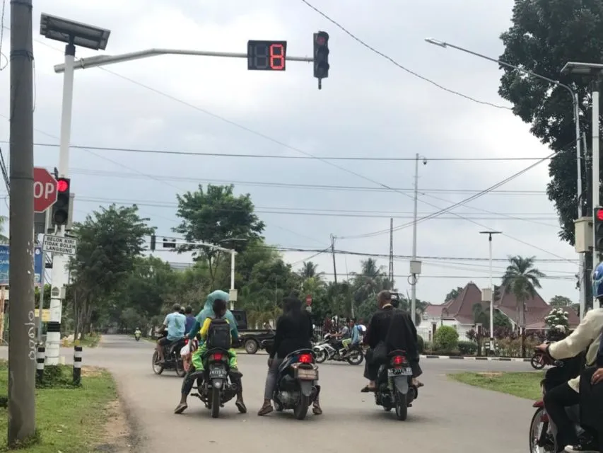 Nggak Cuma Budaya Korupsi, 10 Hal ini Ternyata juga Gambaran dari 'Indonesia Banget' 20