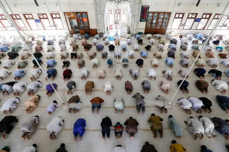 Menurut Satgas, Ini 5 Kluster Penyumbang Kasus Covid-19 Terbesar di Indonesia. Semua Patut Waspada 10