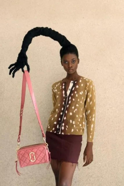 Punya Gaya Rambut Unik, Wanita Ini Jadi Viral dan Jadi Model Brand Terkenal! 7