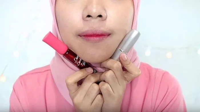 Wajib Tahu! Inilah Alasan Kenapa Nggak Semua Cewek Cocok Pakai Lipstik Ombre 5