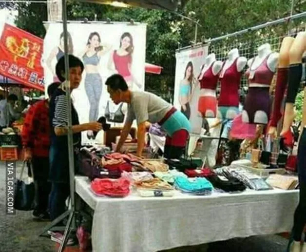 Rela Lakukan Apa Saja demi Pekerjaan, 11 Kekocakan Orang ini Layak Diapresiasi. Totalitas! 17