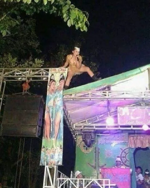 Rela Lakukan Apa Saja demi Pekerjaan, 11 Kekocakan Orang ini Layak Diapresiasi. Totalitas! 22