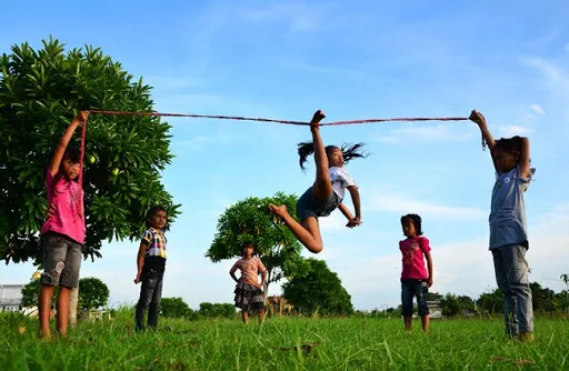 Mengenang 8 Permainan Tradisional Indonesia Beserta Filosofi yang Terkandung di Dalamnya 12