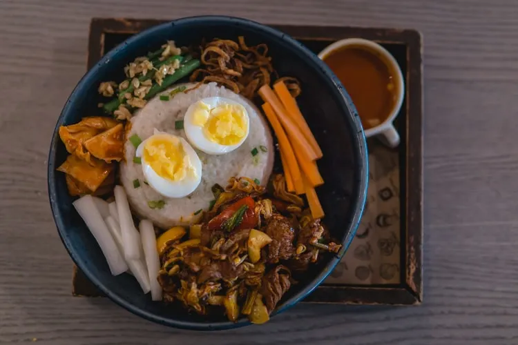 Makanan & Minuman ini Mendadak Populer Karena Masuk Adegan Film dan Serial TV, Mana yang Kamu Coba? 22