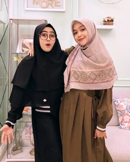 Dari Anji hingga Anies Baswedan, Ini Momen 9 Figur Publik Indonesia Saat Bertemu Seseorang yang Mirip Dengannya 8