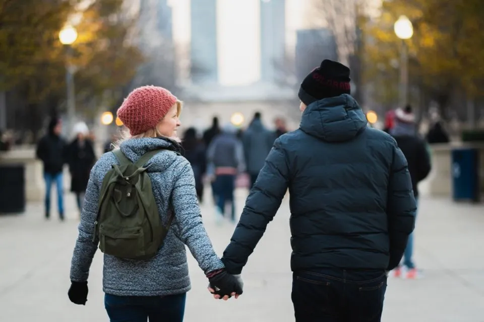6 Hal Menarik Perihal Menemukan Cinta di Era Pandemi. Masih Ada kok yang Bisa Ketemu Jodohnya 8