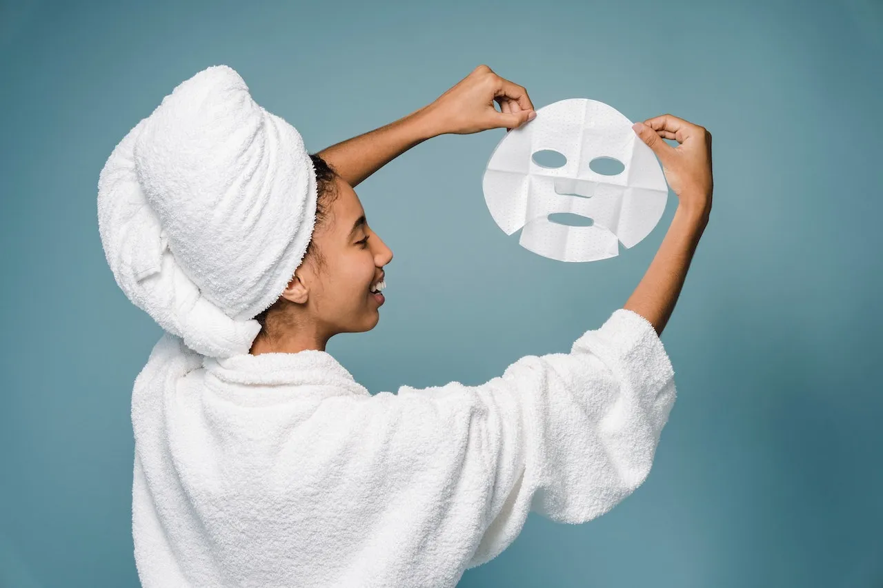 6 Kesalahan Pakai Sheet Mask, Hindari atau Perawatan Kulitmu Bisa jadi Sia-sia 9
