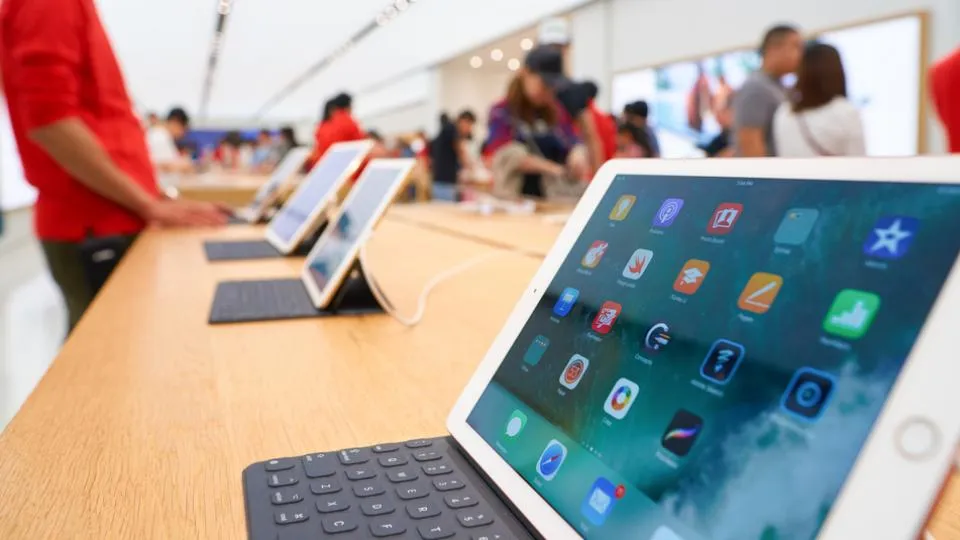 6 Tips Beli Laptop Bekas Tanpa Takut Kena Tipu. Riset Harga dan Cek Spesifikasi itu Harus! 14