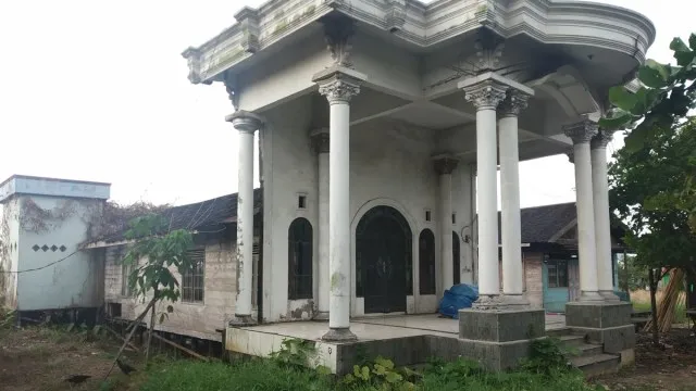 11 Desain Rumah yang Susah Dinalar Akal Sehat. Yang Punya Nggak Ada Bujet atau Gimana sih? 13