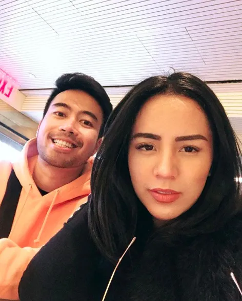 11 Artis Cewek dan Cowok yang Akrab Banget tapi Nggak Pacaran. Cara Sahabatannya Bikin Iri! 15