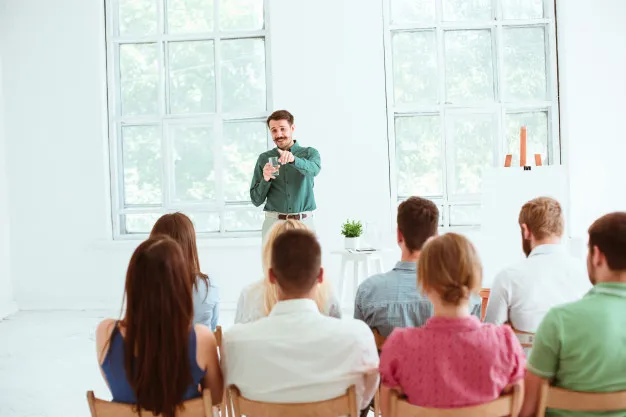 7 Tips Public Speaking ala si Pemalu, Simon Sinek. Cocok Dipraktikkan Saat Presentasi Pekerjaan 9