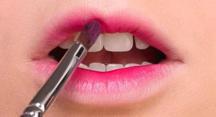 Wajib Tahu! Inilah Alasan Kenapa Nggak Semua Cewek Cocok Pakai Lipstik Ombre 8