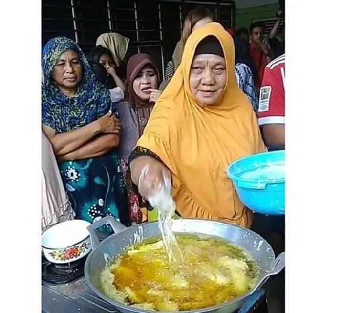 Potret Ibu-ibu Multitasking yang Bakal Bikin Terkesima. Nggak Ada Lawan! 19