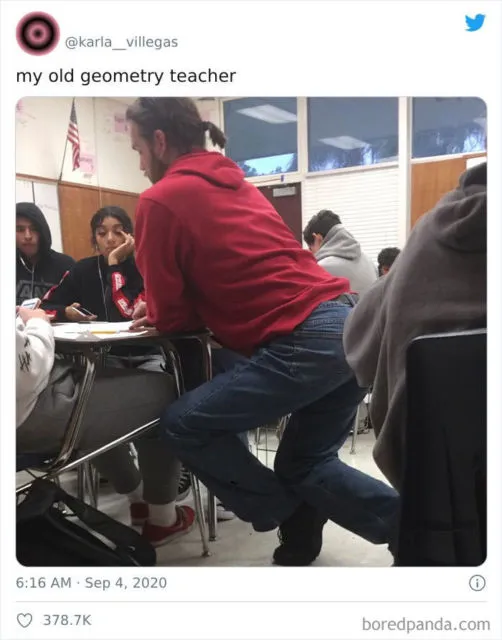 10 Gaya dan Posisi Aneh yang Jadi Favorit Guru Saat Ngajar di Kelas. Absurd Bener! 17
