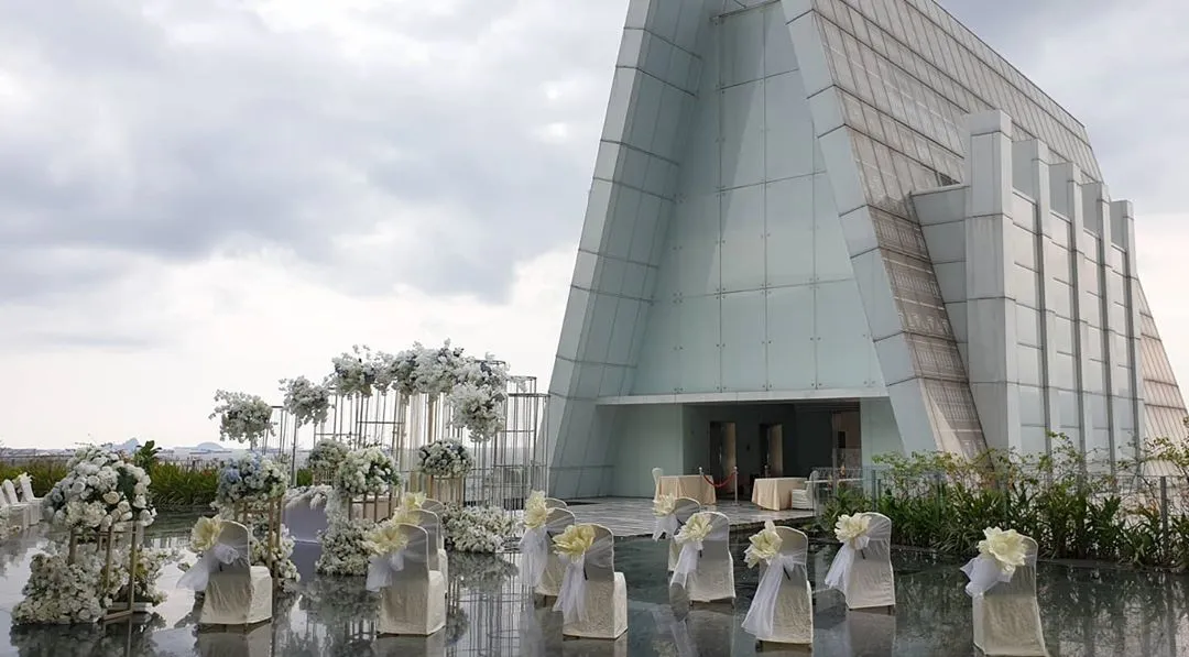 11 Ide Pengaturan Tempat Duduk Pernikahan New Normal. Sesuai Protokol dan Cantik Maksimal 22