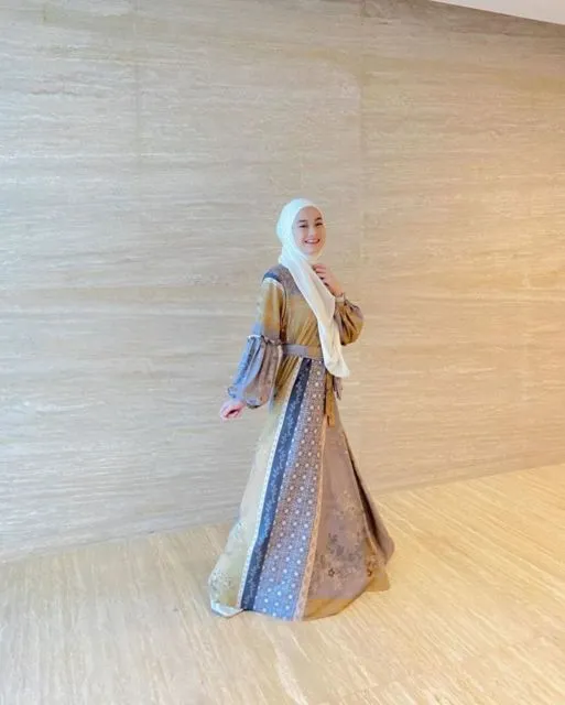 Tips dan Trik Tampil Percaya Diri dengan Gaya Hijab Ala Dinda Hauw. Penting Nih! 8