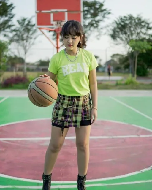 Disebut Sebagai Saingan Via Vallen dan Nella Kharisma, Ini Gaya Happy Asmara yang Manis dan Lucu! 8