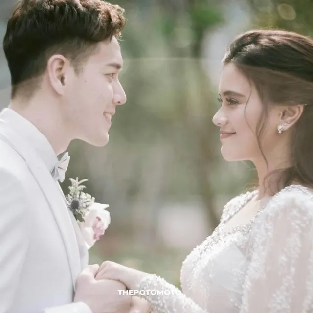 10 Detail Pernikahan Audi Marissa dan Anthony Xie, Elegan dan Modern dengan Tema Monokromatik 20