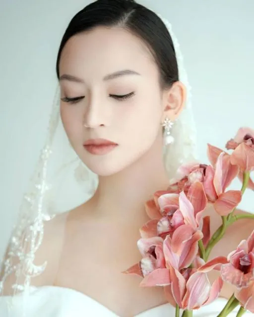 12 Potret Pre-wedding Karina Nadila. Cantik dan Elegan, Gandeng MUA-nya Agnes Monica! 21