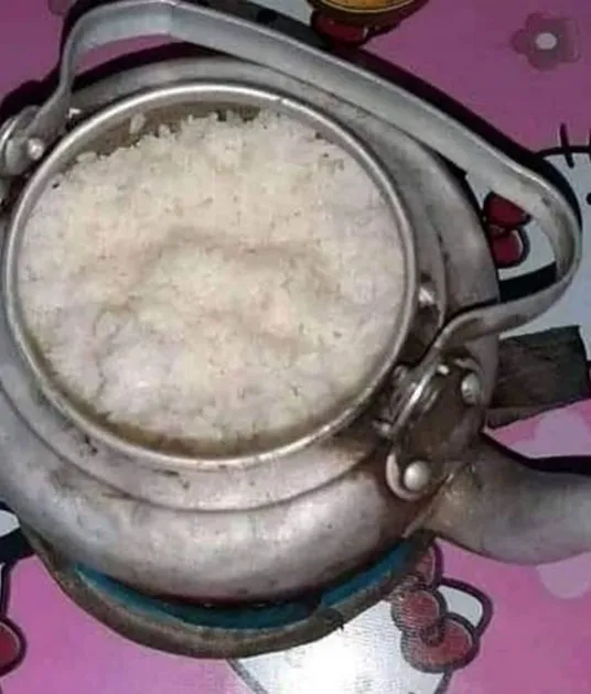 11 Potret Makanan dan Minuman dalam Wadah yang Salah. Padahal Harusnya Enak, Malah Jadi Enek :( 16