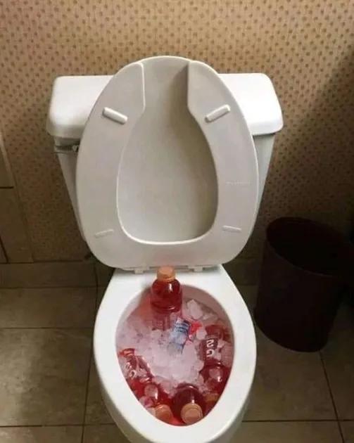 11 Potret Makanan dan Minuman dalam Wadah yang Salah. Padahal Harusnya Enak, Malah Jadi Enek :( 18