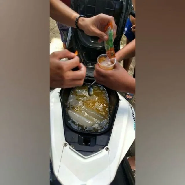 11 Potret Makanan dan Minuman dalam Wadah yang Salah. Padahal Harusnya Enak, Malah Jadi Enek :( 17