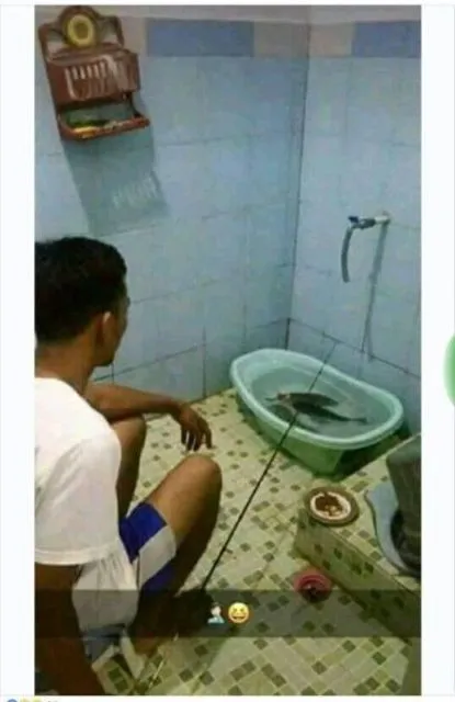 11 Kelakuan Kocak Orang Saat Mancing. Istri Mana yang Nggak Heran Lihat Lakinya Punya Hobi Begini? 21