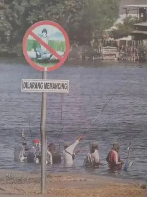 11 Kelakuan Kocak Orang Saat Mancing. Istri Mana yang Nggak Heran Lihat Lakinya Punya Hobi Begini? 12
