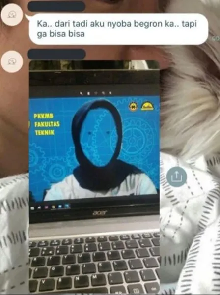 Mainan Background Zoom Saat Ospek, 11 Potret Maba ini Bikin Ngakak. Bercanda Terooos~ :D 12