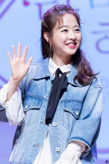5 Penampilan Tergemas Park Bo Young di Luar Film. Imut, Walau Sederhana 8