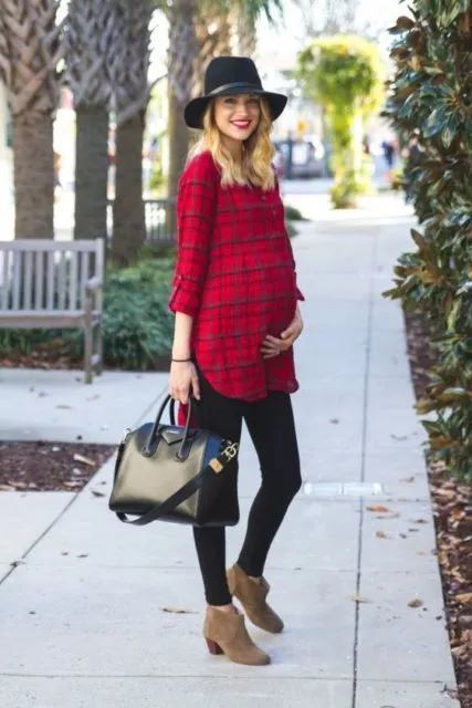 9 Ide Maternity Style dengan Motif Kotak-kotak. Dijamin Bikin Kelihatan Makin Awet Muda~ 16