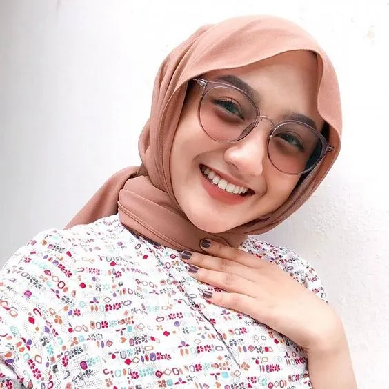 Dulu Katanya Norak, Sekarang 5 Warna Pashmina Ini Ramai Jadi Incaran 9