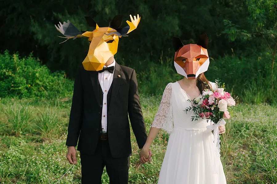 10 Ide Konsep Foto Pre-wedding Pakai Masker di Masa Pandemi. Tetap Dramatis dan Romantis! 16