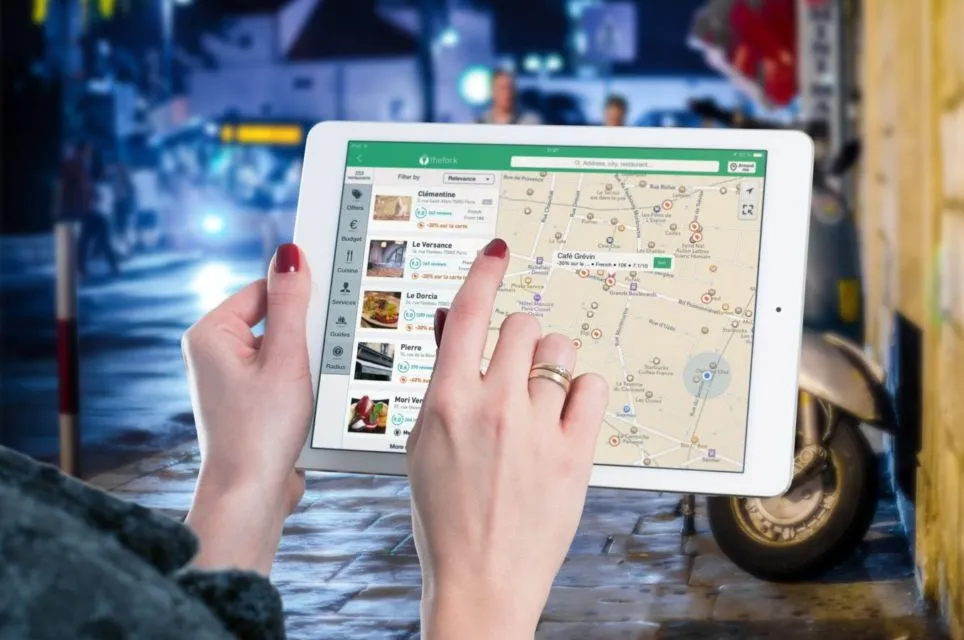 Lika-liku Rumitnya para Cewek Saat Membaca Maps Lewat Ponsel. Kenapa Sering Begini, ya? 6